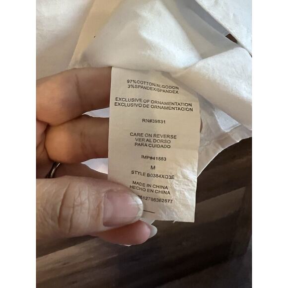 Democracy White Sleeveless Top Poplin Studded Sz medium Layering Fitted Waist - Picture 6 of 9